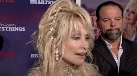 dolly parton natural breasts|Dolly Parton Finally Reveals Whether or Not Her Breasts Are。